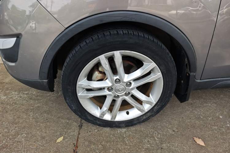 Used CHANGAN CS35 2015 1.6L Automatic Luxury Model China IV Standard Left Front Wheel Hub