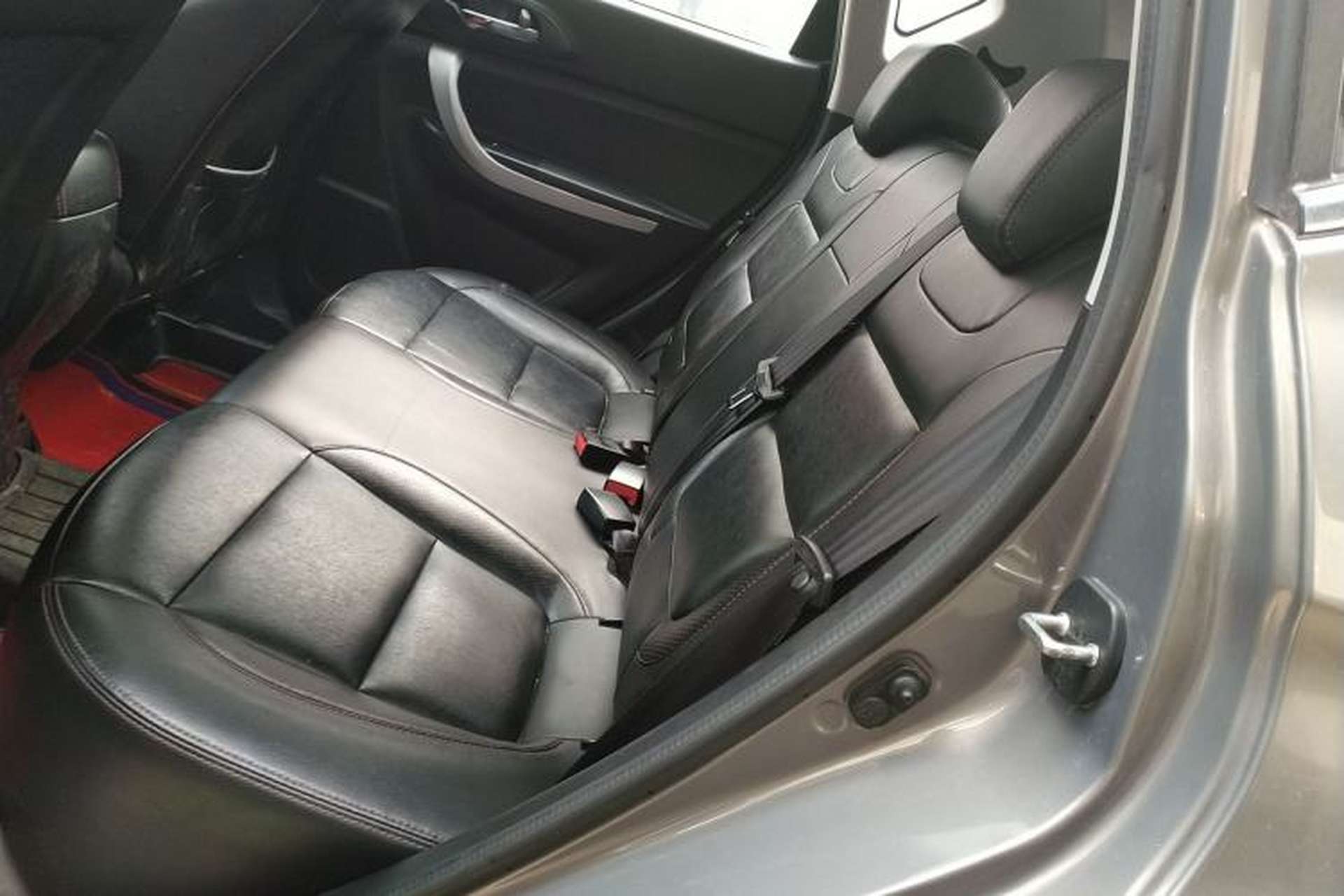 Used CHANGAN CS35 2015 1.6L Automatic Luxury Model China IV Standard Left Rear Seat