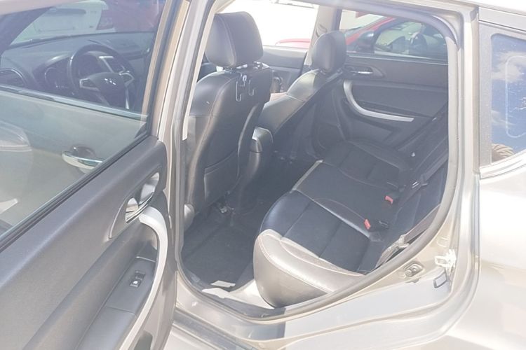 Used CHANGAN CS35 2015 1.6L Automatic Luxury Model China IV Standard Left Rear Seat