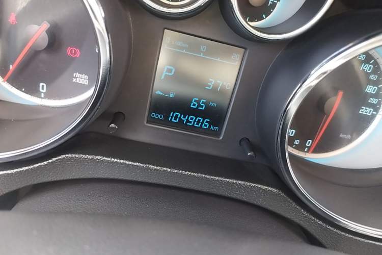 Used CHANGAN CS35 2015 1.6L Automatic Luxury Model China IV Standard Odometer Close Up