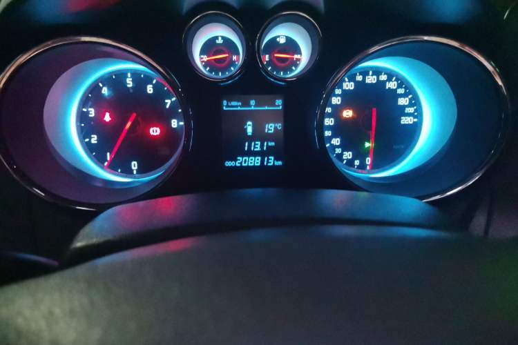 Used CHANGAN CS35 2015 1.6L Manual Luxury Model China IV Standard Odometer Close Up