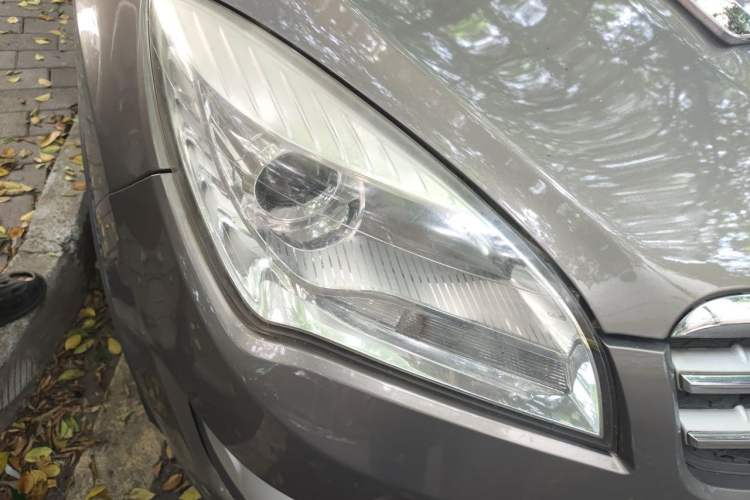 Used CHANGAN CS35 2015 1.6L Automatic Prestige Model China V Standard Right Front Headlight
