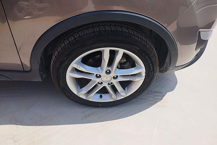 Used CHANGAN CS35 2015 1.6L Automatic Luxury Model China IV Standard Right Front Wheel Hub