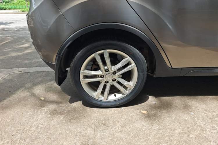 Used CHANGAN CS35 2015 1.6L Automatic Luxury Model China IV Standard Right Rear Wheel Hub