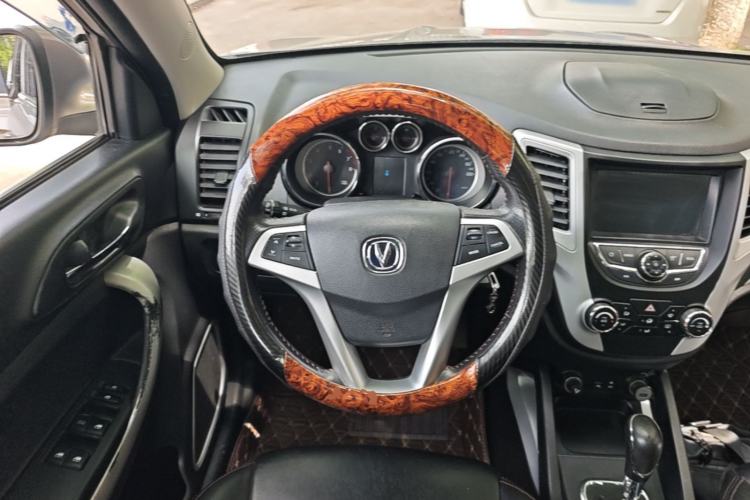 Used CHANGAN CS35 2015 1.6L Automatic Luxury Model China IV Standard Steering Wheel