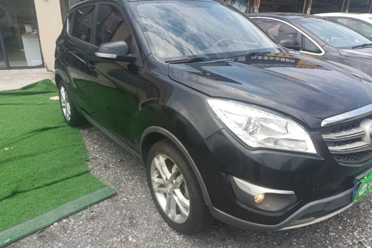 Used CHANGAN CS35 2016 1.6L Automatic Luxury Model China V Standard Front Right 45 Deg