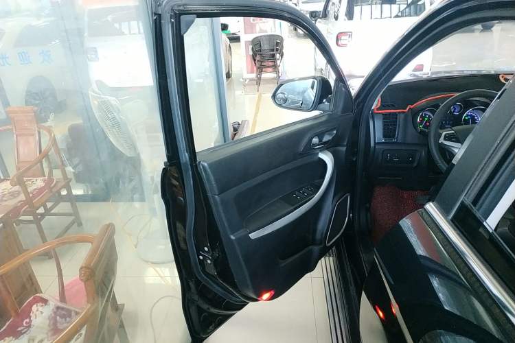 Used CHANGAN CS35 2016 1.6L Automatic Luxury Model China V Standard Left Front Door Interior