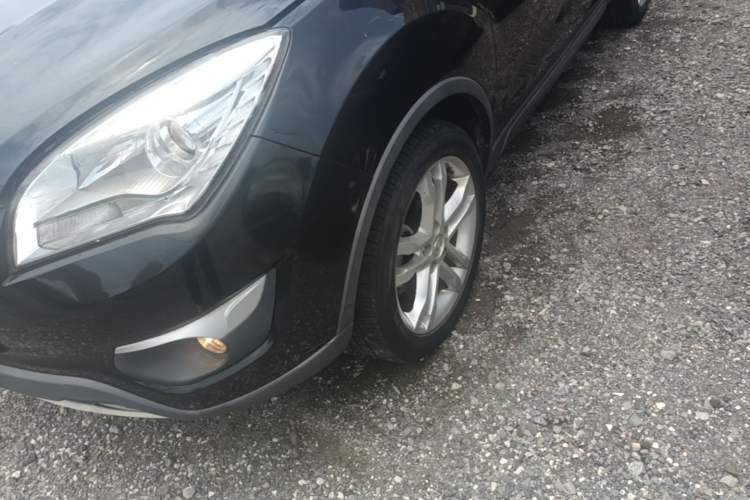 Used CHANGAN CS35 2016 1.6L Automatic Luxury Model China V Standard Left Front Wheel Hub