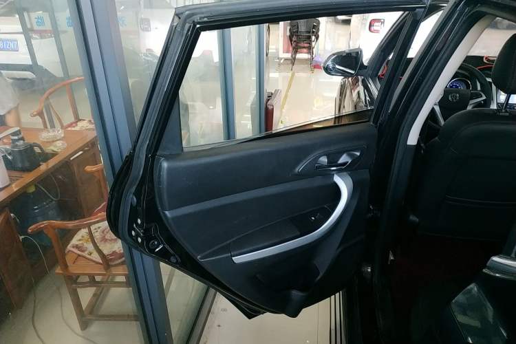 Used CHANGAN CS35 2016 1.6L Automatic Luxury Model China V Standard Left Rear Door Interior