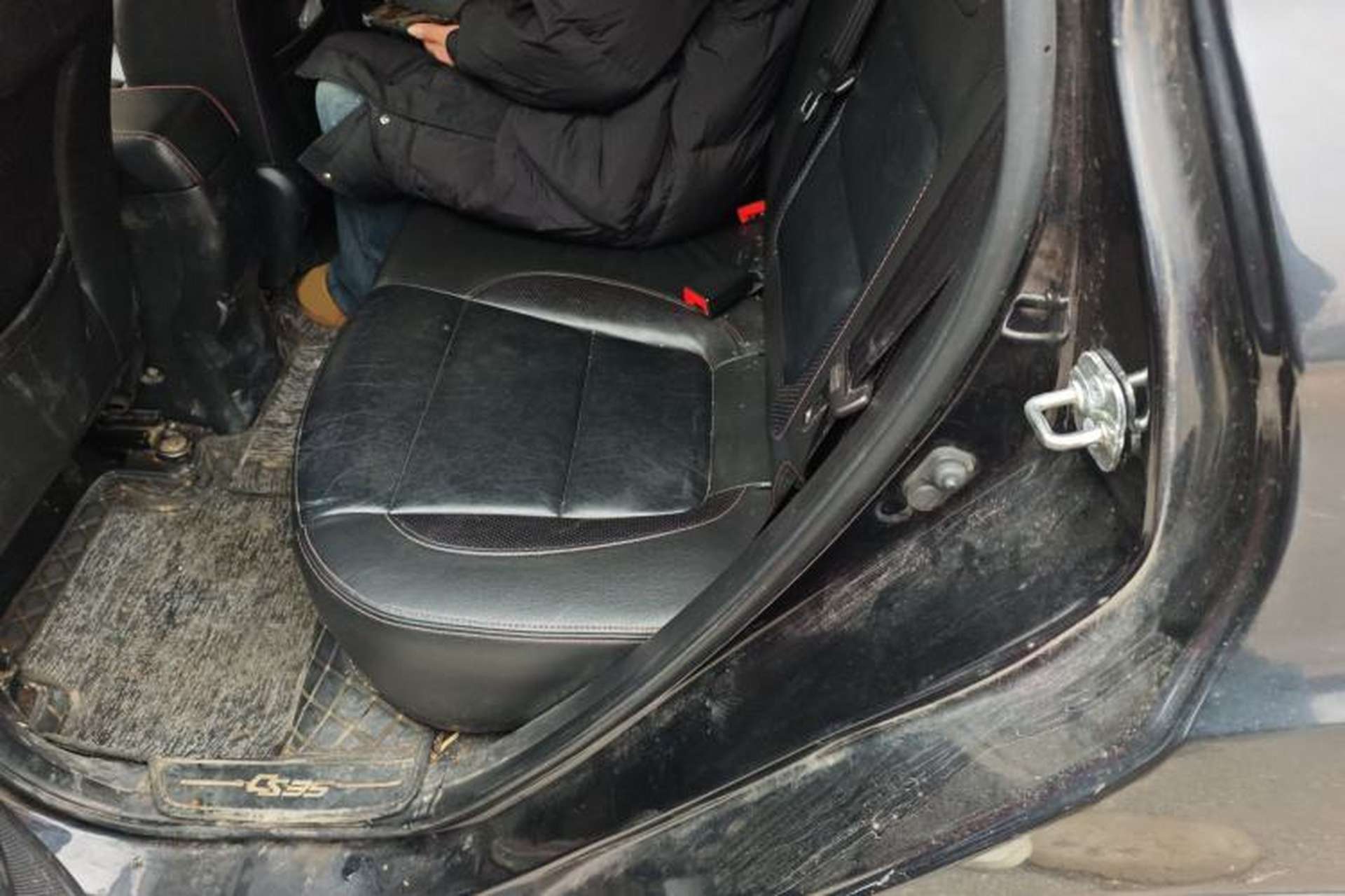Used CHANGAN CS35 2016 1.6L Manual Luxury Model China IV Standard Left Rear Seat
