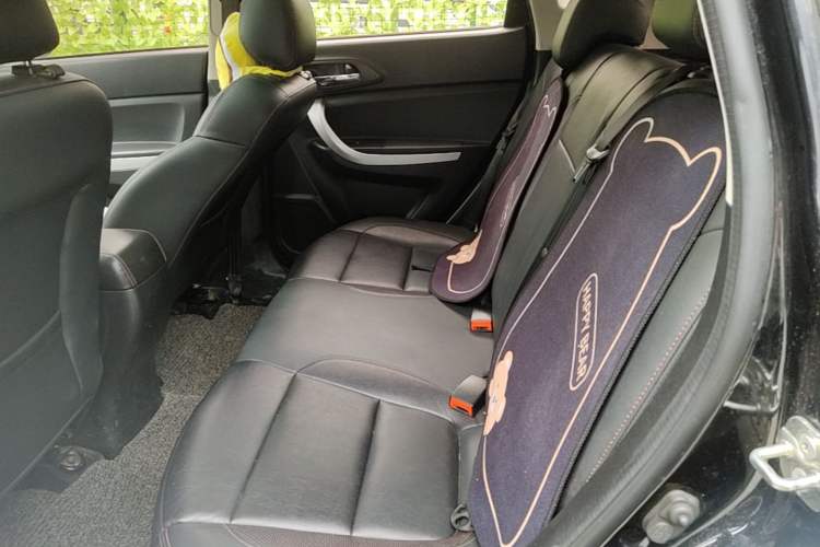Used CHANGAN CS35 2016 1.6L Automatic Luxury Model China V Standard Left Rear Seat