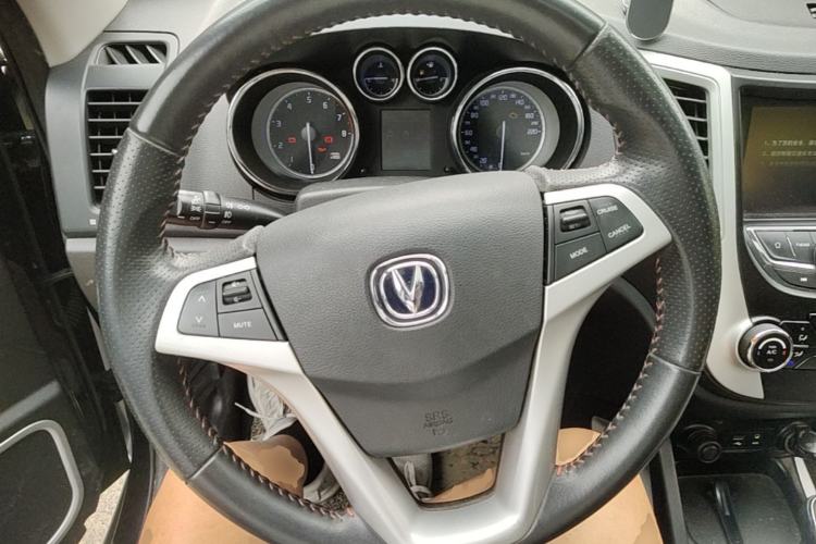 Used CHANGAN CS35 2016 1.6L Automatic Luxury Model China V Standard Steering Wheel