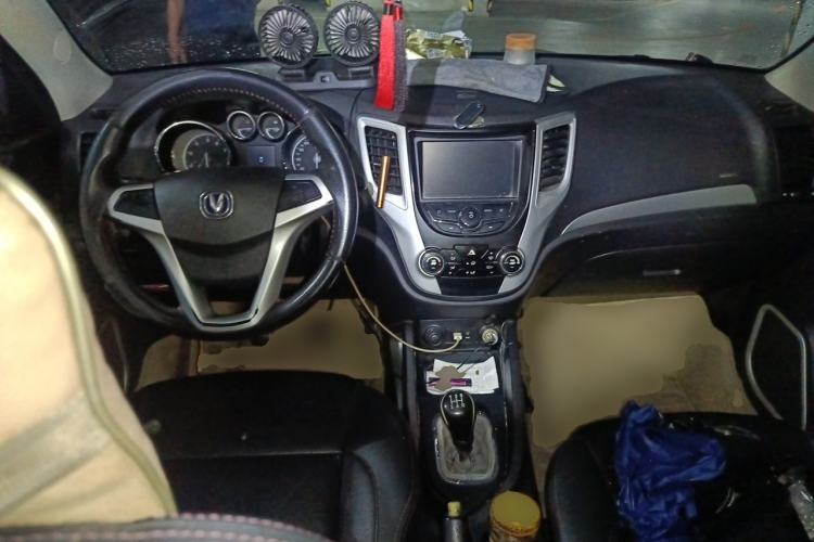 Used CHANGAN CS35 2016 1.6L Manual Luxury Model China V Standard Center Console