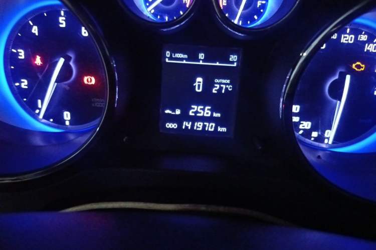 Used CHANGAN CS35 2016 1.6L Manual Luxury Model China V Standard Odometer Close Up
