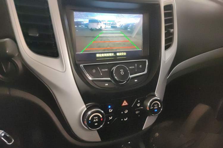 Used CHANGAN CS35 2016 1.6L Automatic Luxury Model China V Standard Audio And AC Panel