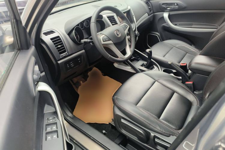 Used CHANGAN CS35 2016 1.6L Manual Luxury Model China V Standard Driver Seat