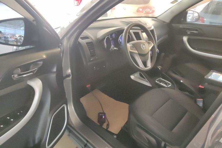 Used CHANGAN CS35 2016 1.6L Automatic Luxury Model China V Standard Driver Seat