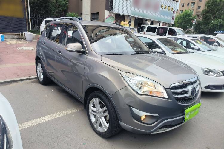 Used CHANGAN CS35 2016 1.6L Manual Luxury Model China V Standard Front Right 45 Deg