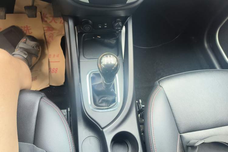 Used CHANGAN CS35 2016 1.6L Manual Luxury Model China V Standard Gear Lever