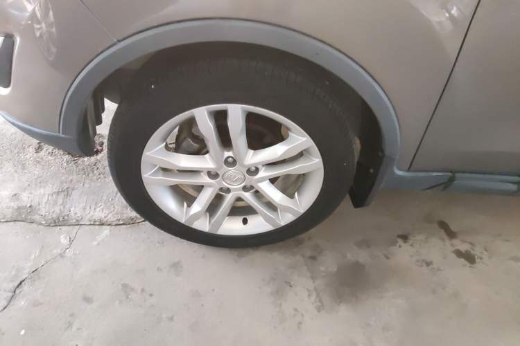 Used CHANGAN CS35 2016 1.6L Automatic Luxury Model China V Standard Left Front Wheel Hub