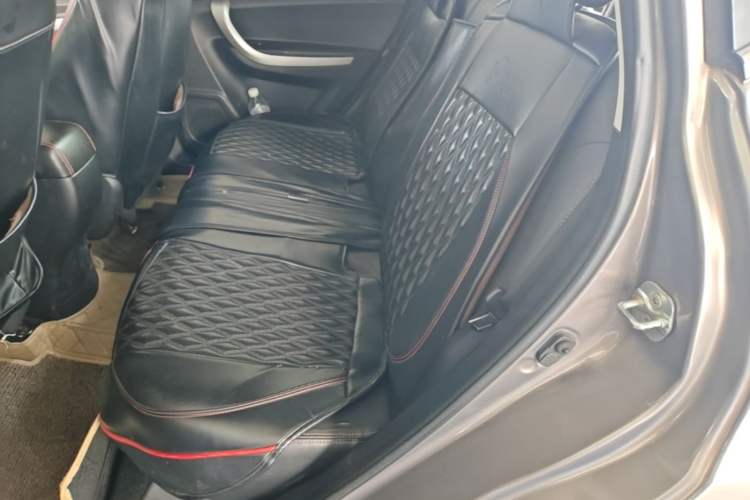 Used CHANGAN CS35 2016 1.6L Automatic Luxury Model China IV Standard Left Rear Seat