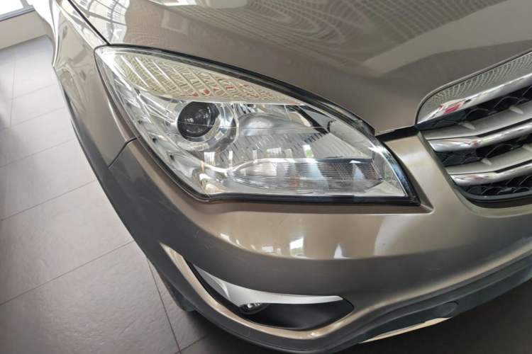 Used CHANGAN CS35 2016 1.6L Automatic Luxury Model China IV Standard Right Front Headlight