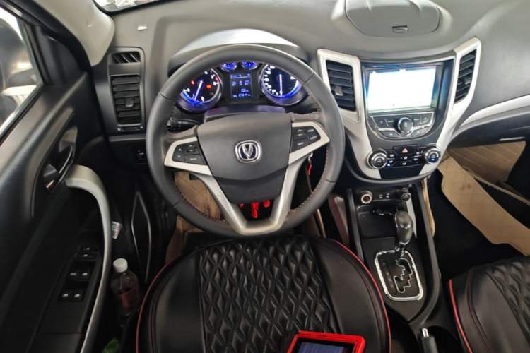 Used CHANGAN CS35 2016 1.6L Automatic Luxury Model China IV Standard Steering Wheel