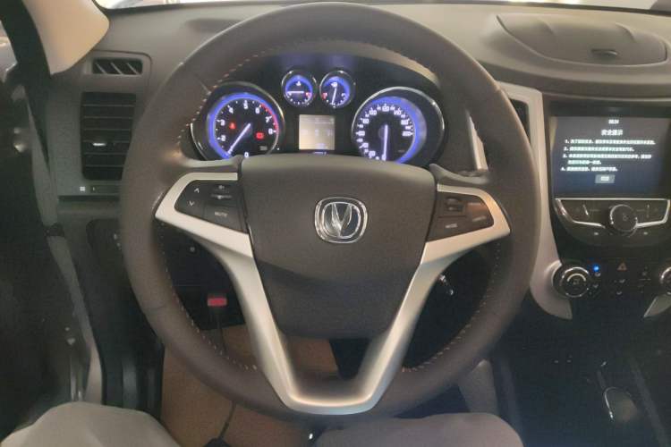 Used CHANGAN CS35 2016 1.6L Automatic Luxury Model China V Standard Steering Wheel
