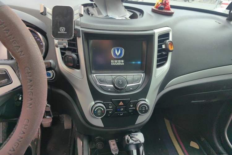Used CHANGAN CS35 2016 1.6L Automatic Luxury Model China V Standard Audio And AC Panel