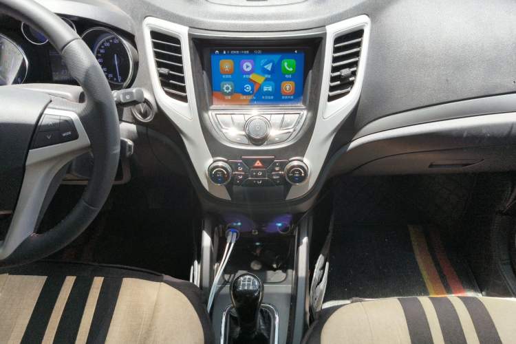 Used CHANGAN CS35 2016 1.6L Manual Luxury Model China V Standard Audio And AC Panel