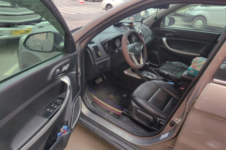 Used CHANGAN CS35 2016 1.6L Automatic Luxury Model China V Standard Driver Seat