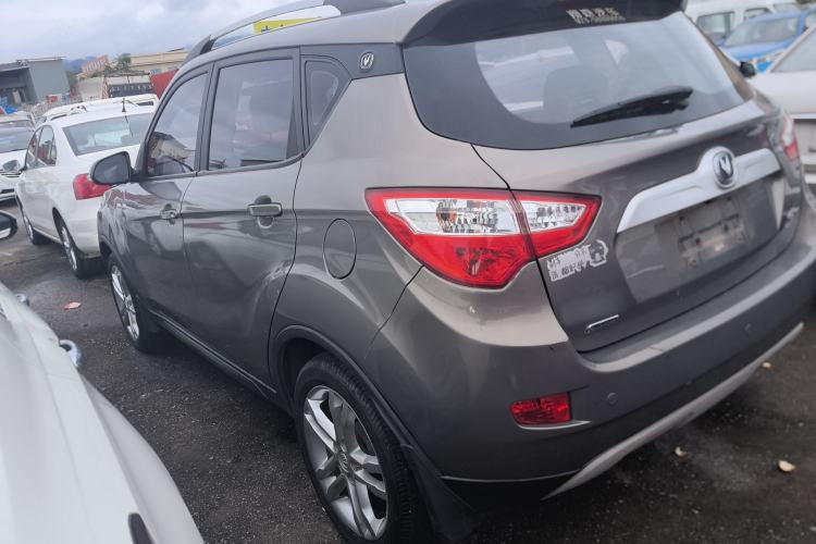 Used CHANGAN CS35 2016 1.6L Manual Luxury Model China IV Standard Exterior 3