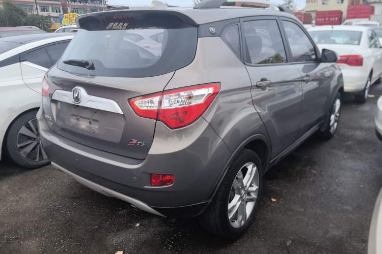 Used CHANGAN CS35 2016 1.6L Manual Luxury Model China IV Standard Exterior 5