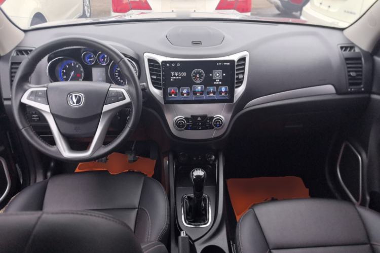 Used CHANGAN CS35 2016 1.6L Manual Luxury Model China IV Standard Interior 2