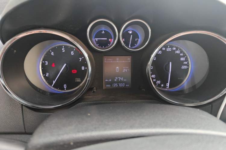 Used CHANGAN CS35 2016 1.6L Manual Luxury Model China IV Standard Odometer Close Up