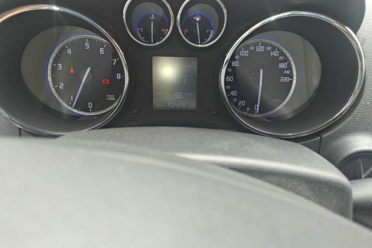 Used CHANGAN CS35 2016 1.6L Automatic Luxury Model China V Standard Odometer Close Up