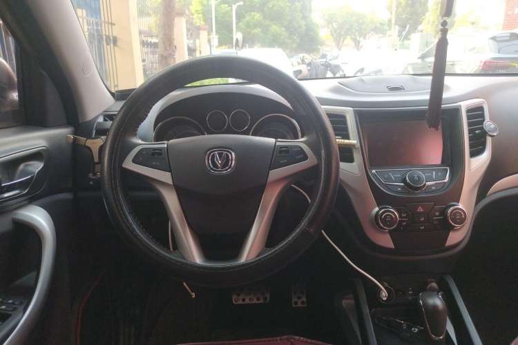 Used CHANGAN CS35 2016 1.6L Automatic Luxury Model China V Standard Steering Wheel