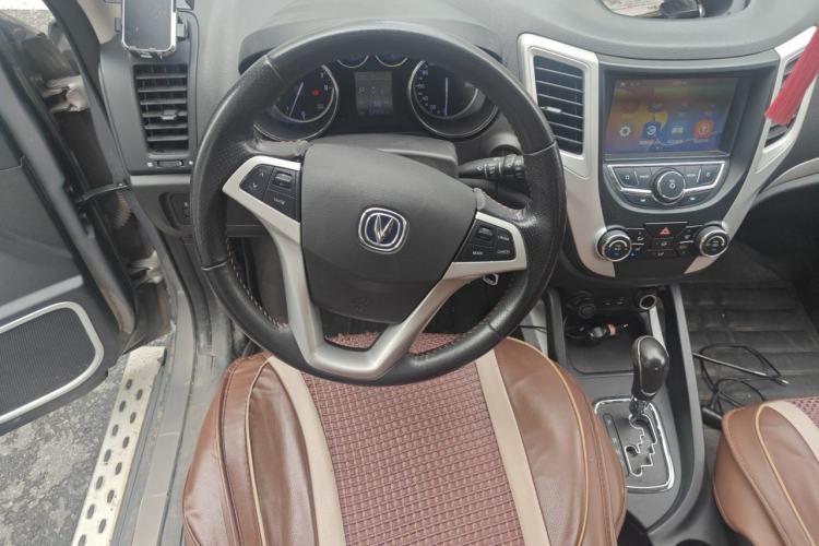 Used CHANGAN CS35 2016 1.6L Automatic Luxury Model China V Standard Steering Wheel