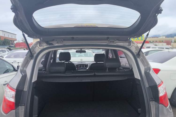 Used CHANGAN CS35 2016 1.6L Manual Luxury Model China IV Standard Trunk