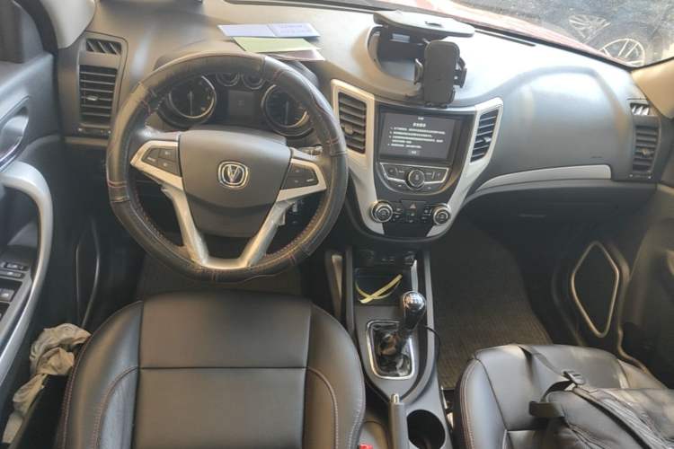 Used CHANGAN CS35 2016 1.6L Manual Luxury Model China V Standard Center Console