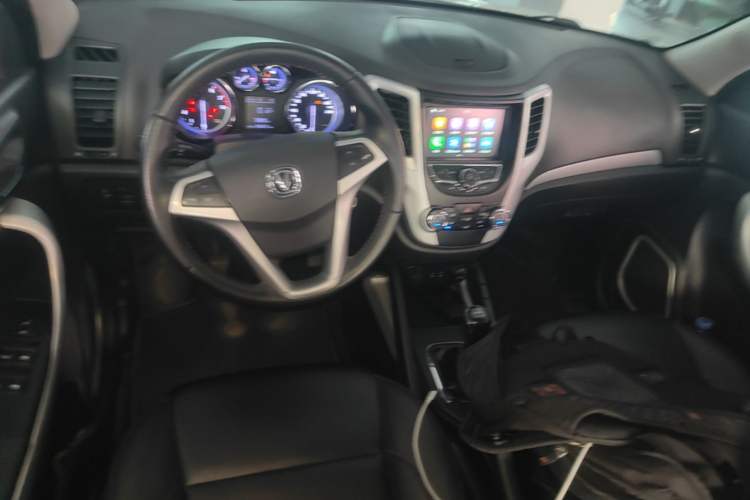Used CHANGAN CS35 2016 1.6L Manual Luxury Model China V Standard Center Console