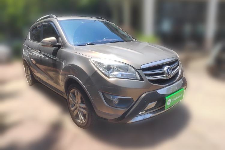 Used CHANGAN CS35 2016 1.6L Automatic Luxury Model China IV Standard Front Right 45 Deg