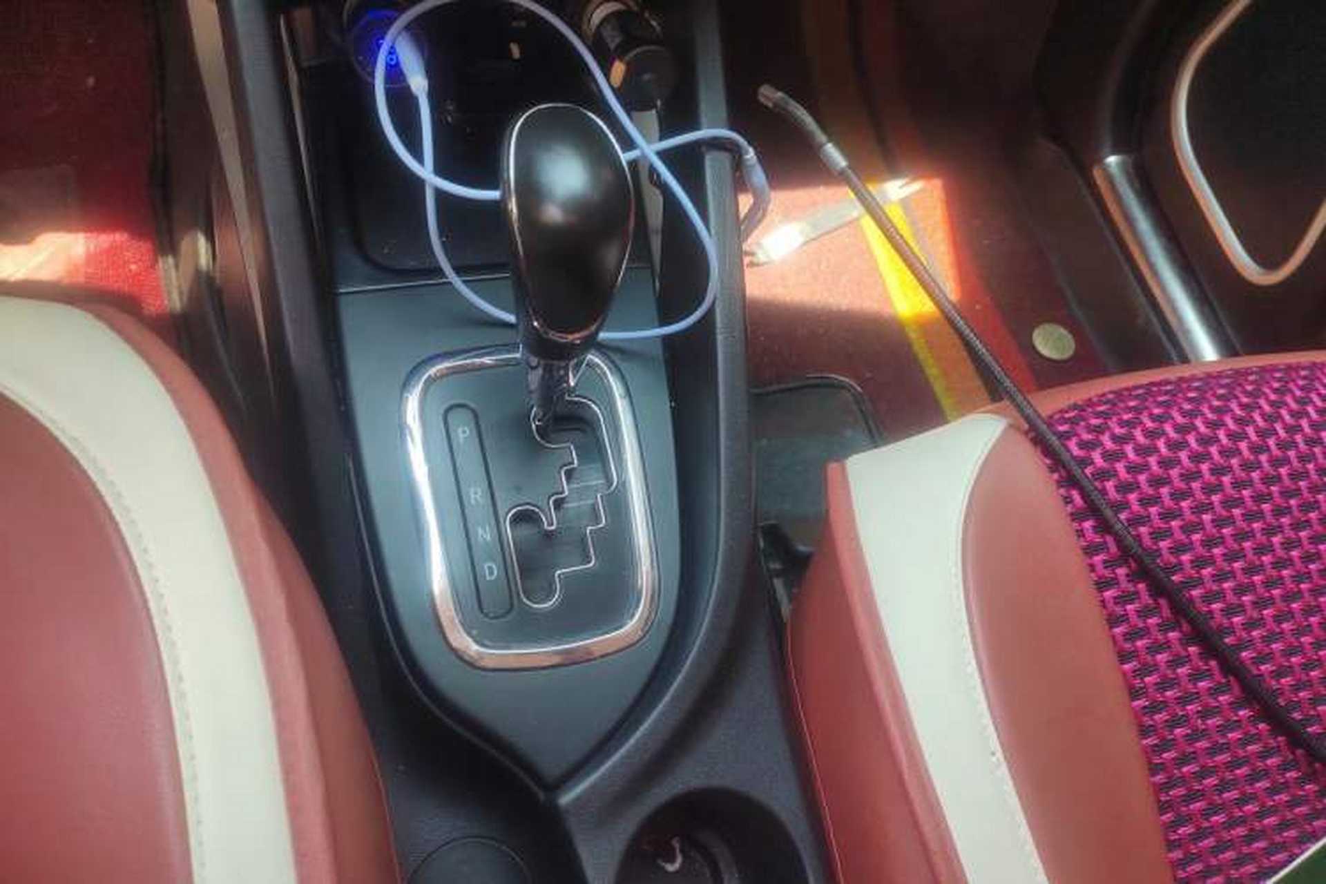 Used CHANGAN CS35 2016 1.6L Automatic Luxury Model China IV Standard Gear Lever