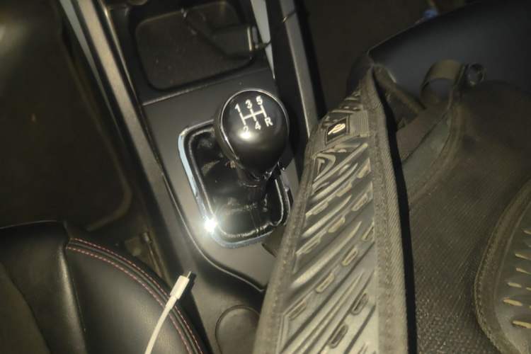 Used CHANGAN CS35 2016 1.6L Manual Luxury Model China V Standard Gear Lever