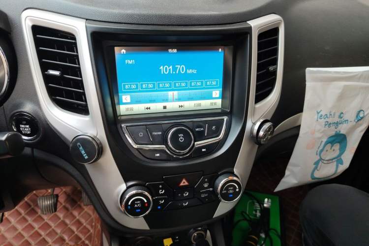 Used CHANGAN CS35 2016 1.6L Manual Luxury Model China IV Audio And AC Panel