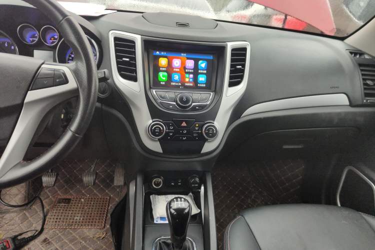 Used CHANGAN CS35 2016 1.6L Manual Luxury Model China V Standard Audio And AC Panel