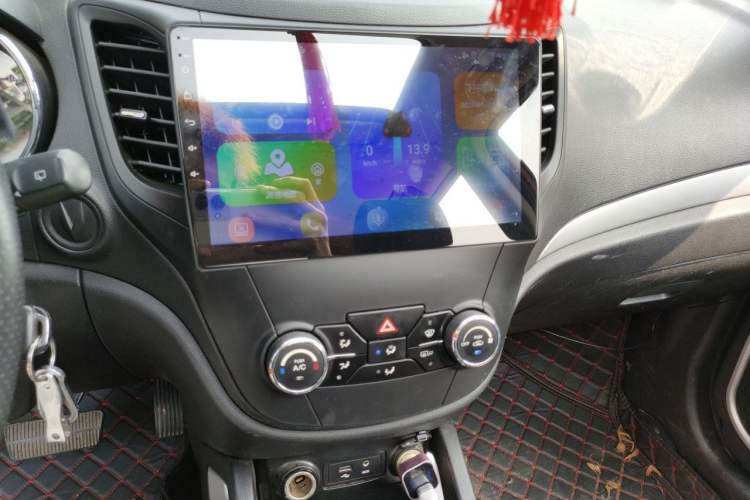 Used CHANGAN CS35 2016 1.6L Automatic Luxury Model China IV Standard Audio And AC Panel