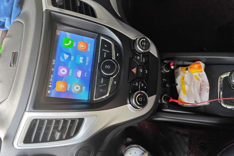 Used CHANGAN CS35 2016 1.6L Automatic Luxury Model China IV Standard Audio And AC Panel