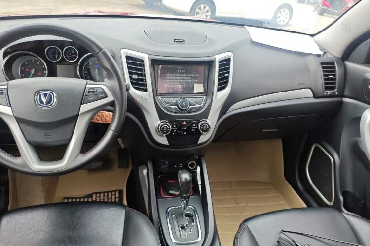 Used CHANGAN CS35 2016 1.6L Automatic Luxury Model China V Standard Audio And AC Panel