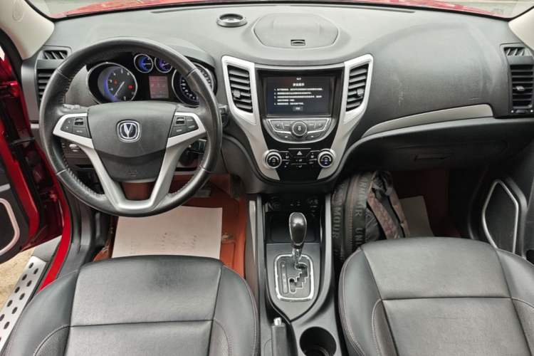 Used CHANGAN CS35 2016 1.6L Automatic Luxury Model China IV Standard Center Console